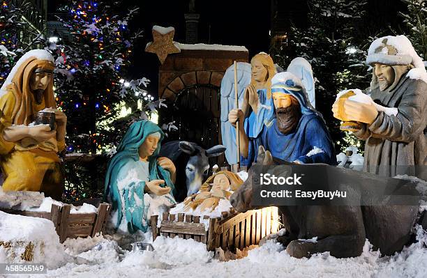 Natività - Fotografie stock e altre immagini di Inverno - Inverno, Natività, Albero