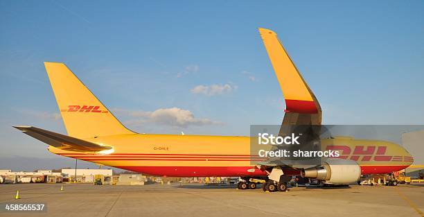 Dhl Da Boeing 767 Avião - Fotografias de stock e mais imagens de Amarelo - Amarelo, Asa Pequena, Asa de aeronave