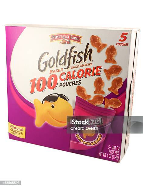 Photo libre de droit de Poisson Rouge Encas Et Des Biscuits Tout Juste Sortis Du Four banque d'images et plus d'images libres de droit de Aliment