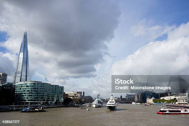 Река Темза В Лондоне Англия — стоковые фотографии и другие картинки HMS Belfast - HMS Belfast, Англия, Без людей