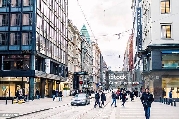 Calles De Helsinki Foto de stock y más banco de imágenes de Andar - Andar, Finlandia, Helsinki