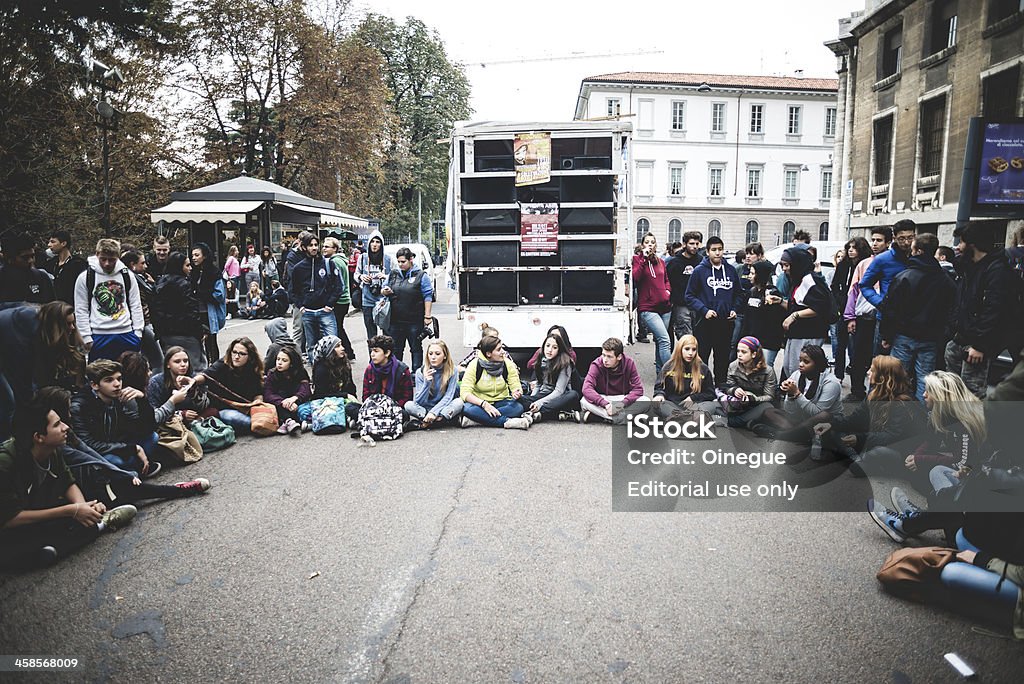 Milano studenti manifestazione, 4 ottobre 2013 - Foto stock royalty-free di 2013
