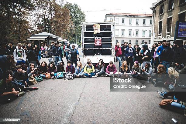 Milan 학생 발현부터 2013 년 10월 4 10월에 대한 스톡 사진 및 기타 이미지 - 10월, 2013년, Occupy Protests