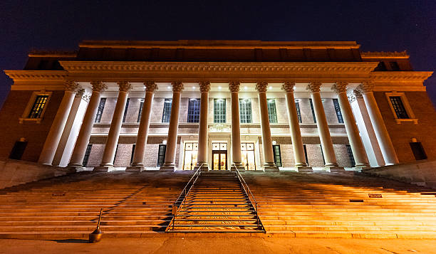 widener biblioteca à noite de harvard university, boston - universidade de harvard - fotografias e filmes do acervo