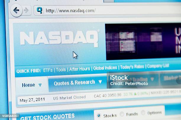 Nasdaq Sitio Web Foto de stock y más banco de imágenes de Actividades bancarias - Actividades bancarias, Banco - Edificio financiero, Dinero