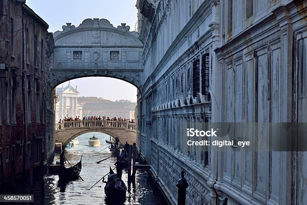 Ponte Dei Sospiri Venecia Italia Foto de stock y más banco de imágenes de Agua - Agua, Aire libre, Arco - Característica arquitectónica