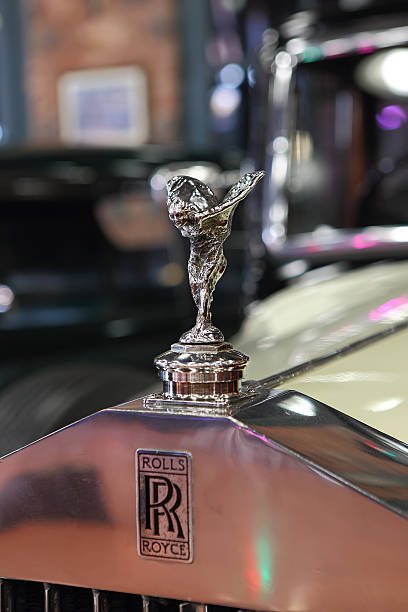 rolls royce logotipo e emblema de capô - hood ornament - fotografias e filmes do acervo