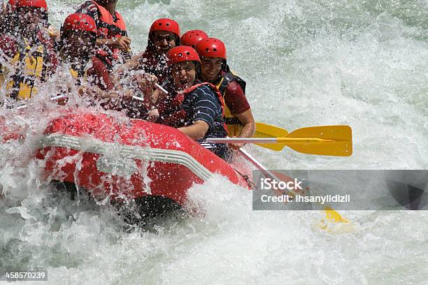 Rafting - Fotografias de stock e mais imagens de Ao Ar Livre - Ao Ar Livre, Atividade, Atividade Móvel