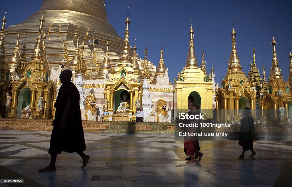 Pagode de Shwedagon, Myanmar - Royalty-free Andar Foto de stock