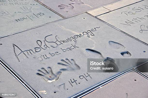 Arnold Schwarzenegger La Mano De Impresión Foto de stock y más banco de imágenes de Arnold Schwarzenegger - Arnold Schwarzenegger, Actor, Arte cultura y espectáculos