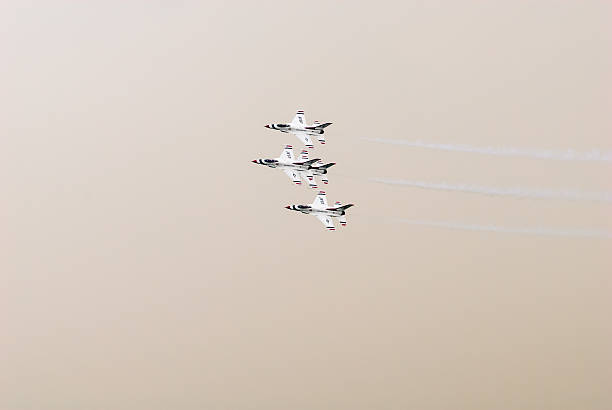 thunderbirds (us air force) - air force teamwork fighter plane airplane foto e immagini stock