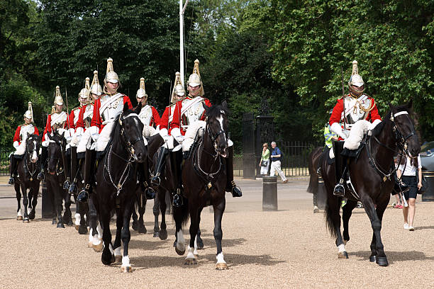 衛兵の交代式バッキンガム宮殿ロンドン - changing the guard ストックフ��ォトと画像