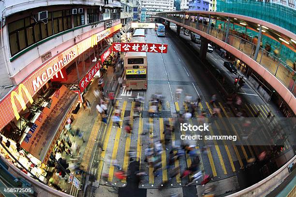 Mong Kok Hong Kong - zdjęcia stockowe i więcej obrazów Autobus - Autobus, Bieda - Problem społeczny, Biznes