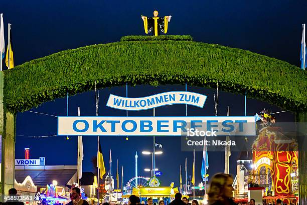 Добро Пожаловать На Октоберфест — стоковые фотографии и другие картинки Германия - Германия, Культура Германии, Парк культуры и отдыха