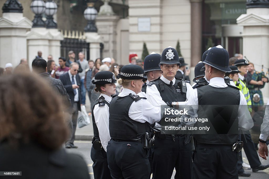 Gruppe von bobbies bieten Sicherheit für die königliche Hochzeit - Lizenzfrei Beengt Stock-Foto