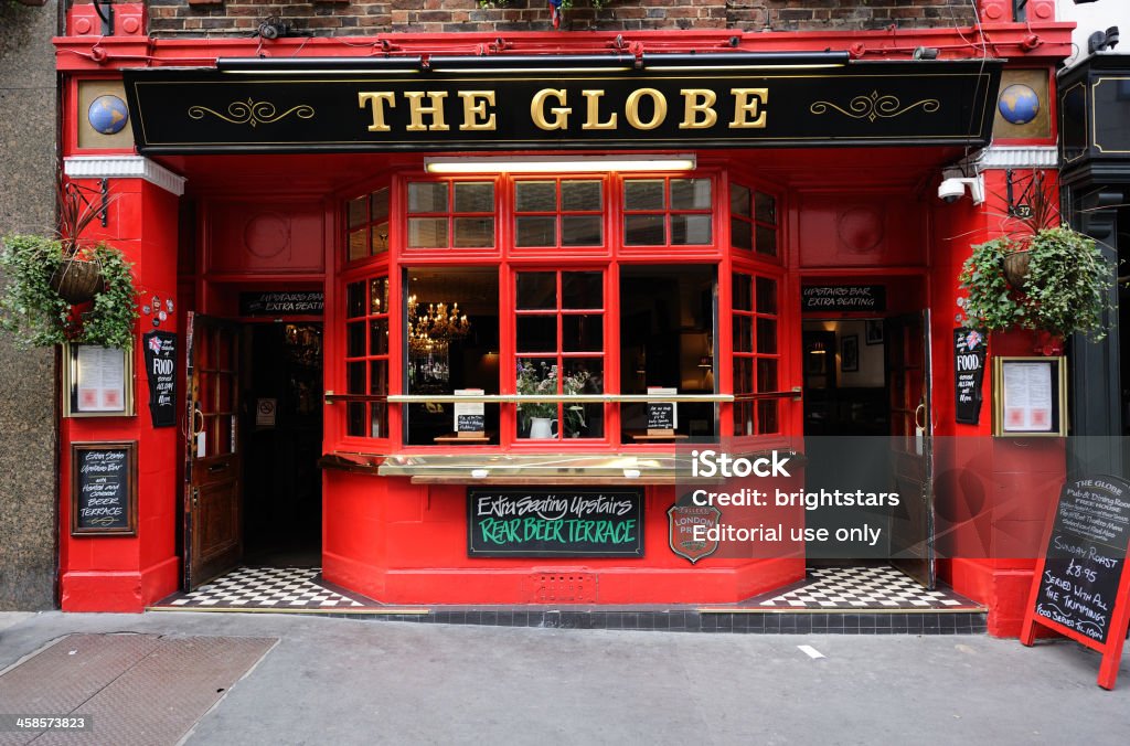 O mundo Pub em Londres - Foto de stock de Bar royalty-free