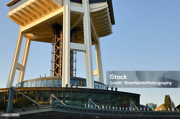 Agulha Do Espaço De Seattle - Fotografias de stock e mais imagens de Arquitetura - Arquitetura, Azul, Céu