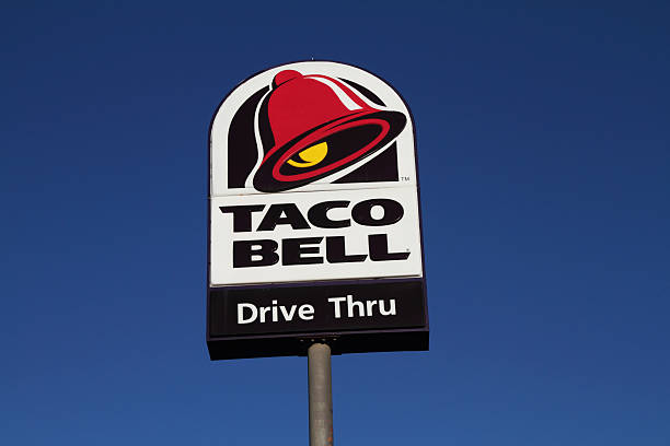 taco bell - national landmark editorial color image horizontal stock-fotos und bilder