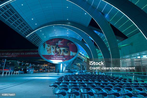 Flughafen Dubai Stockfoto und mehr Bilder von Plakatwand - Plakatwand, Dubai, Luxus