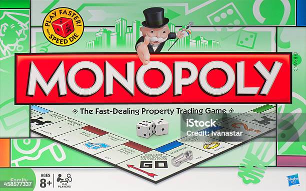 Настольная Игра Monopoly Box — стоковые фотографии и другие картинки Monopoly - Monopoly, Развлекательные игры, Разменная монета