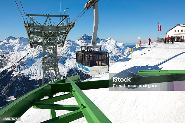 Lech Ski Resort Austria - Fotografie stock e altre immagini di Alpi - Alpi, Alpi Centro-orientali, Attività ricreativa