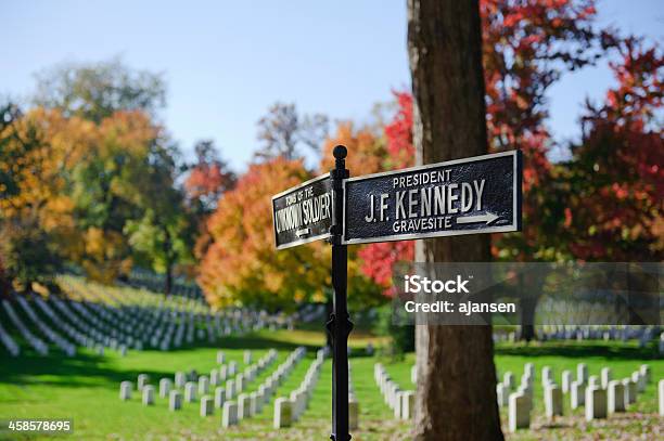 Sinal Do Soldado Desconhecido E O Presidente Kennedy Em Arlington - Fotografias de stock e mais imagens de Anoitecer