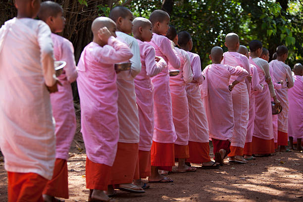 kalaywa tawya mosteiro, myanmar - kalaywa tawya monastery imagens e fotografias de stock