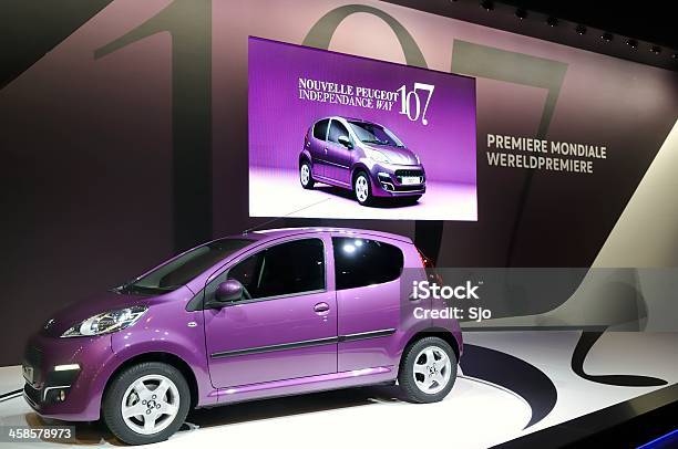 Foto de Peugeot 107 e mais fotos de stock de Capitais internacionais - Capitais internacionais, Carro, Cultura Francesa