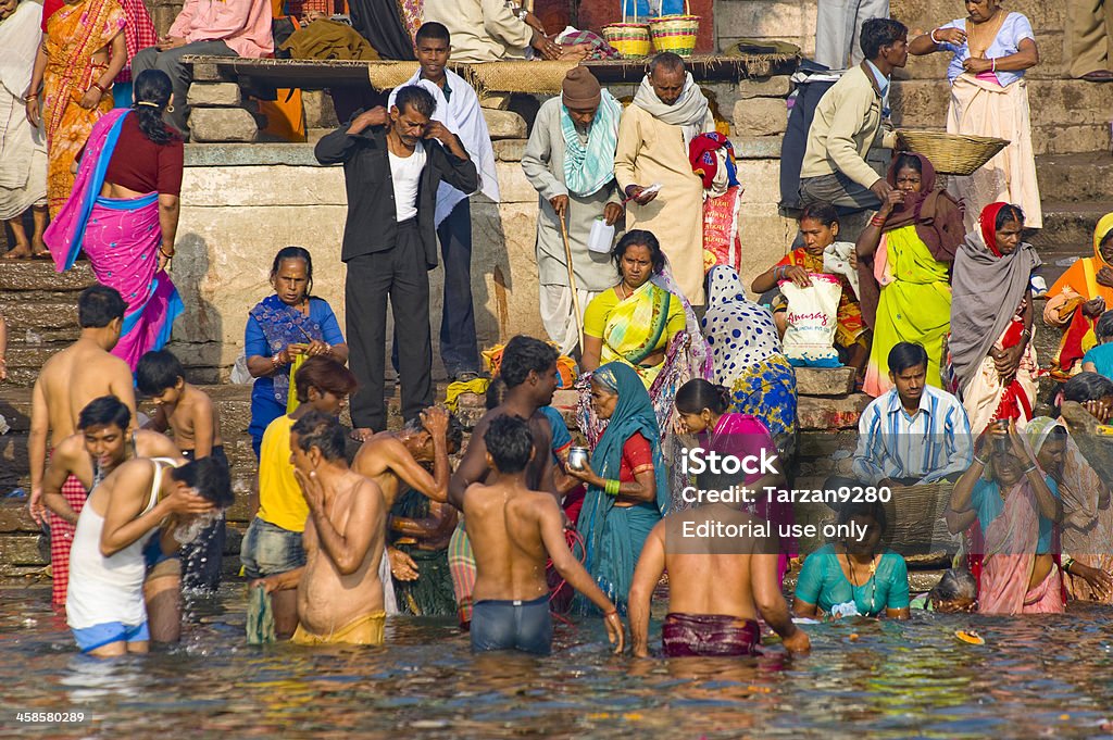 Pilger Baden in der heiligen Ganges, Varanasi, Indien - Lizenzfrei Ganges Stock-Foto