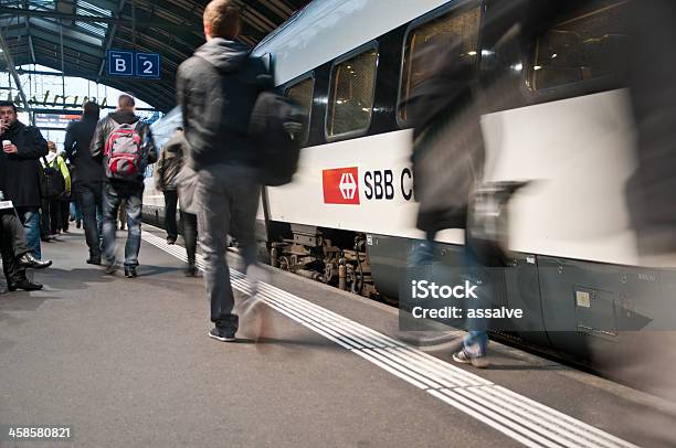 Estação Central De St Gallen - Fotografias de stock e mais imagens de Caminhos de Ferro Federais da Suíça - Caminhos de Ferro Federais da Suíça, Suíça, Comboio