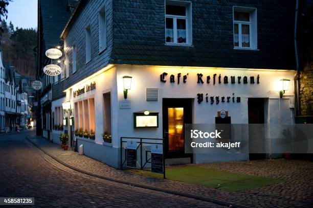 몬샤우 독일 카페 건물 외관에 대한 스톡 사진 및 기타 이미지 - 건물 외관, 레스토랑, 밤-하루 시간대