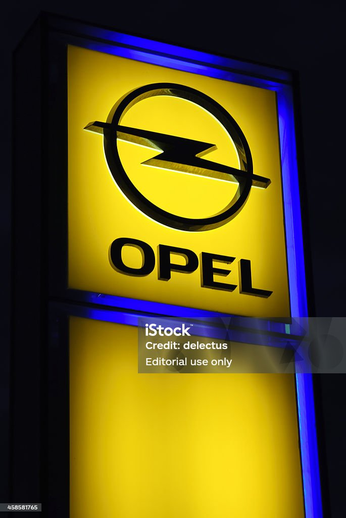 Opel di notte - Foto stock royalty-free di Ambientazione esterna