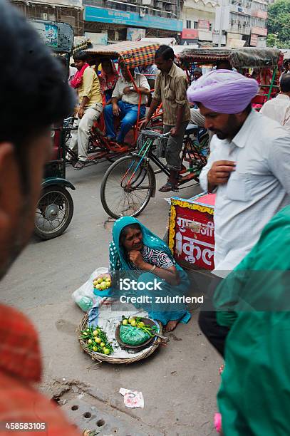 Foto de Mulher Na Índia e mais fotos de stock de Adulto - Adulto, Capitais internacionais, Cidade