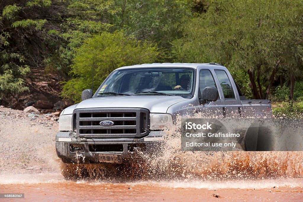 Gris Ford Ranger vers argentine province de Salta - Photo de Pick-up libre de droits