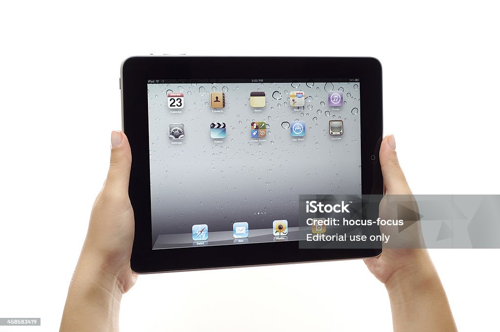 Na ekranie głównym iPada firmy Apple - Zbiór zdjęć royalty-free (Białe tło)