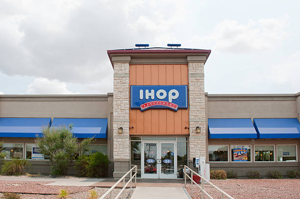 International House of Pancakes - IHOP Restaurant Albuqerque, New Mexico, USA - July 2, 2011: Front view of the IHOP Restaurant in North East Albuquerque. The International House of Pancakes, also known as IHOP is a United States-based restaurant chain that specializes in breakfast foods such as pancakes, French toast and omelettes. Ihop stock pictures, royalty-free photos & images