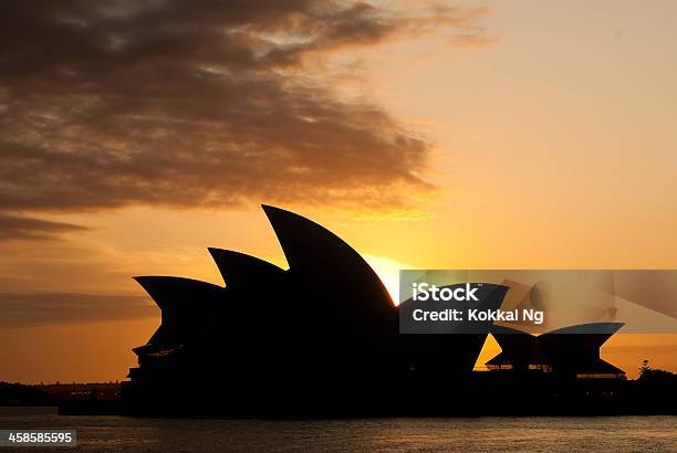 Photo libre de droit de Opéra De Sydney Au Lever Du Soleil banque d'images et plus d'images libres de droit de Architecture - Architecture, Aube, Australie