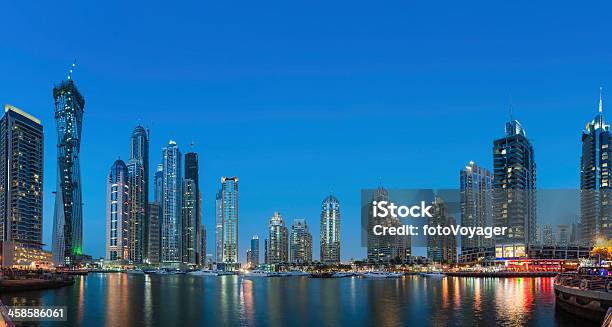 Luksusowe Highrises Dubai Marina Oświetlone W Zmierzch - zdjęcia stockowe i więcej obrazów Arabia