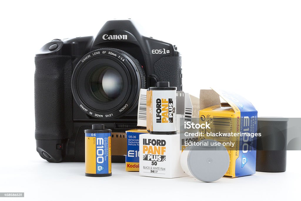 Canon máquina fotográfica e filme - Foto de stock de Câmera royalty-free
