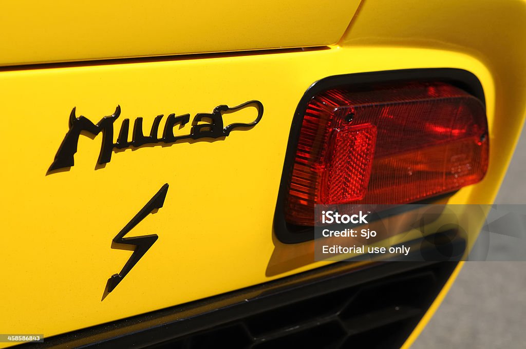 Lamborghini Miura Классический Спортивный автомобиль, вид сзади света - Стоковые фото Lamborghini роялти-фри