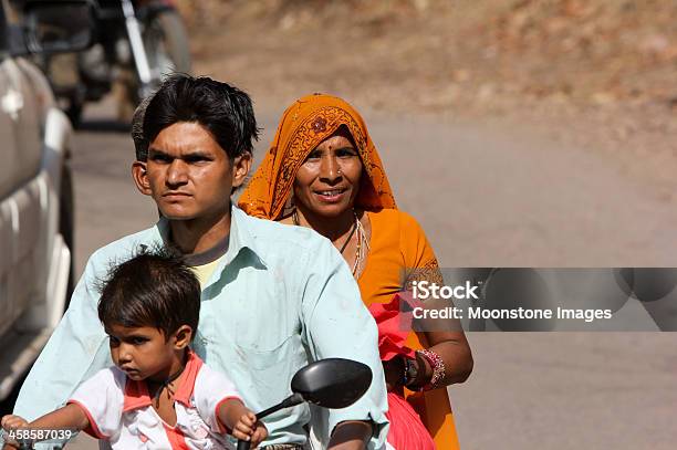 Photo libre de droit de Pèlerins Dans Ranthambhore Np Inde banque d'images et plus d'images libres de droit de 6-11 mois - 6-11 mois, Adulte, Adulte d'âge mûr