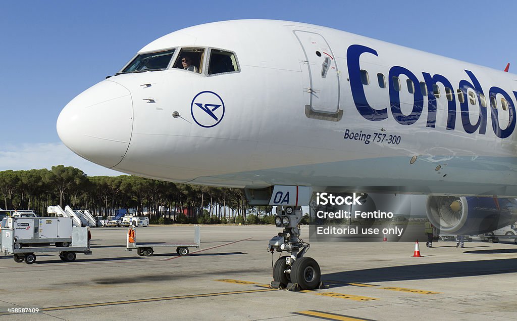 Condor Jet no Aeroporto de Jerez, Espanha - Foto de stock de Avião royalty-free