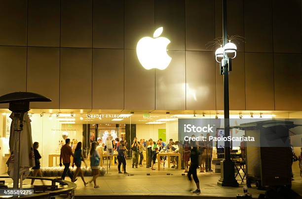 Apple Store にあるサードストリートプロムナードにサンタモニカ - アップルストアのストックフォトや画像を多数ご用意 - アップルストア, エディトリアル, カラー画像