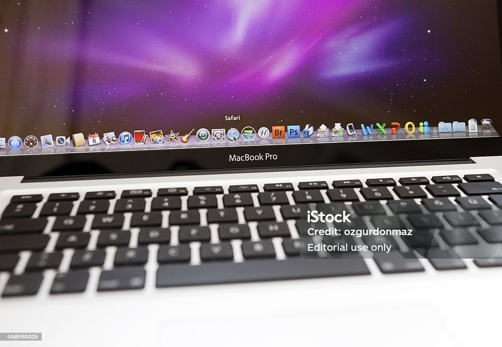 Apple MacBook Pro - Foto de stock de Monitor de computador royalty-free