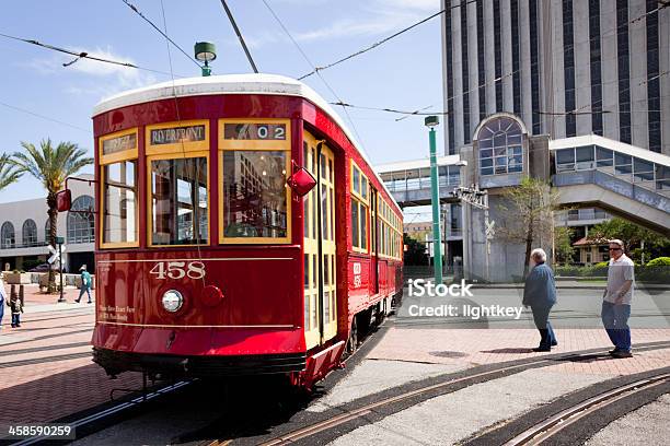 Photo libre de droit de Tramway De La Nouvelleorléans banque d'images et plus d'images libres de droit de Activité - Activité, Adulte, Bâtiment vu de l'extérieur