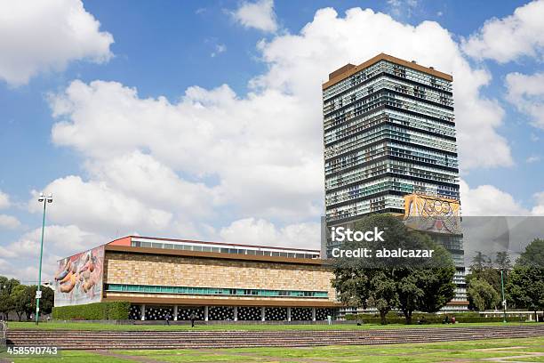 Rectorate Tower Foto de stock y más banco de imágenes de Arquitectura exterior - Arquitectura exterior, Campus, Ciudad de México