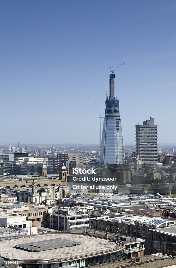 Londyn skyline, The Shard Wieżowiec w budowie - Zbiór zdjęć royalty-free (Anglia)