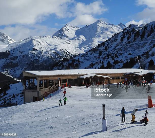 Skiliftgebäude Stockfoto und mehr Bilder von Abwarten - Abwarten, Alpen, Berg