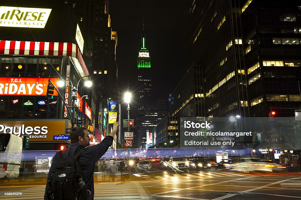 Llamar cab en Nueva York - Foto de stock de Adulto libre de derechos