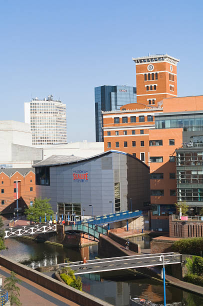 national sea life centre und central city buildings in birmingham - international convention center stock-fotos und bilder